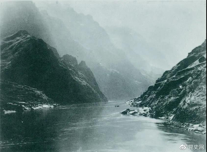 1935年3月中旬，紅軍三渡赤水，再次入川。隨后，又出奇不意地于3月21日四渡赤水，佯攻貴陽，然后又向西北方向急進(jìn)。圖為赤水河。