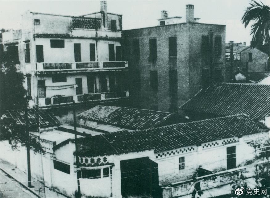 　　1923年6月12日至20日，中國(guó)共產(chǎn)黨在廣州東山恤孤院路后街31號(hào)（今恤孤院路3號(hào)）召開第三次全國(guó)代表大會(huì)，圖為大會(huì)舊址。