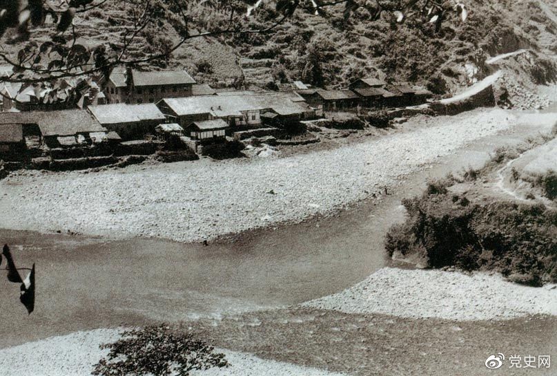 　　1935年6月26日，中共中央政治局在四川懋功兩河口召開會(huì)議。會(huì)議決定紅軍北上創(chuàng)造川陜甘根據(jù)地。圖為兩河口。